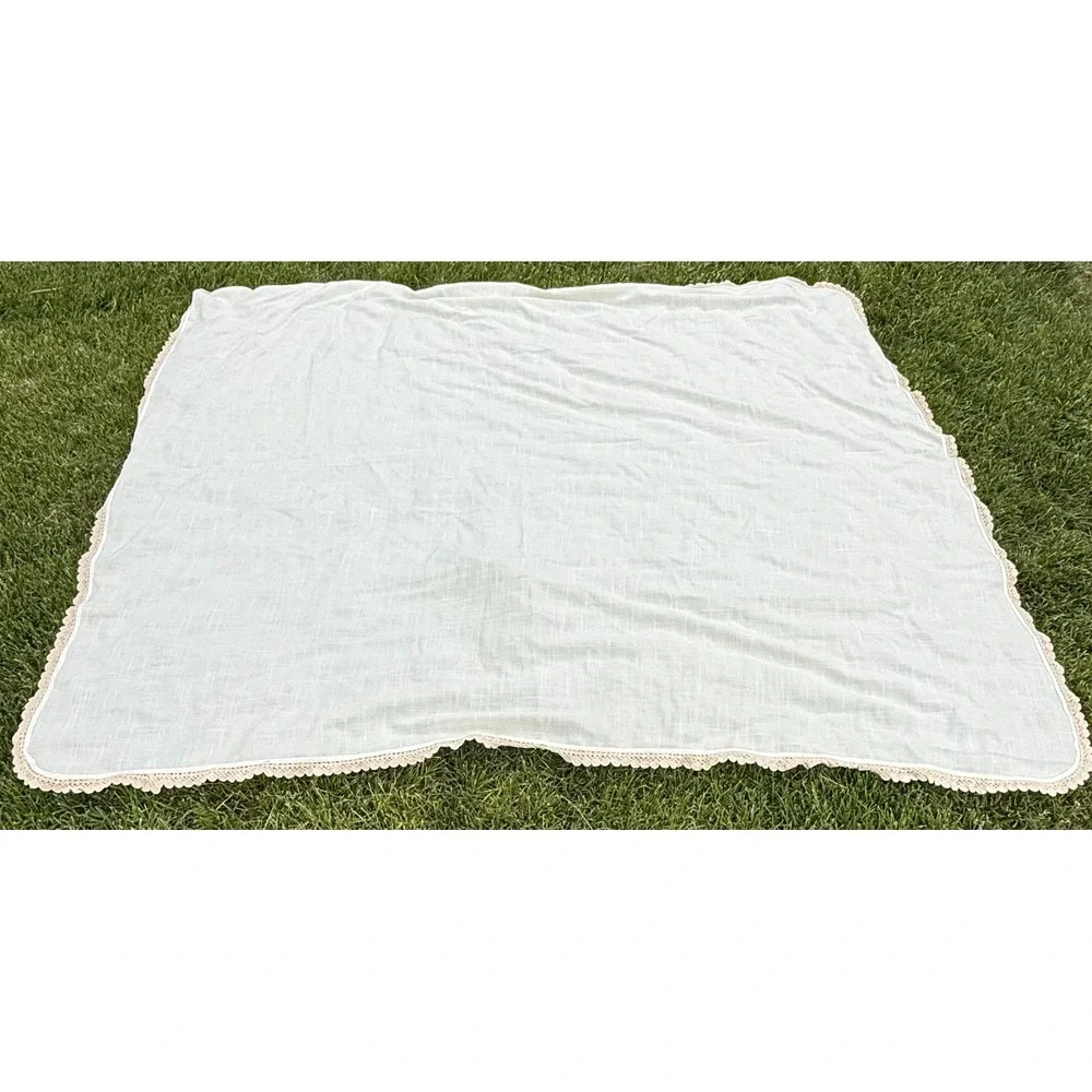 Vintage Ivory Linen Tablecloth‎ Crochet Lace Trim Scalloped Cottage core Throw